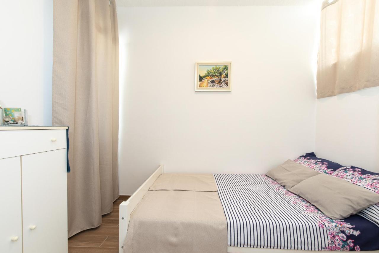 Apartment Bozena Krk Krk Town Exteriör bild